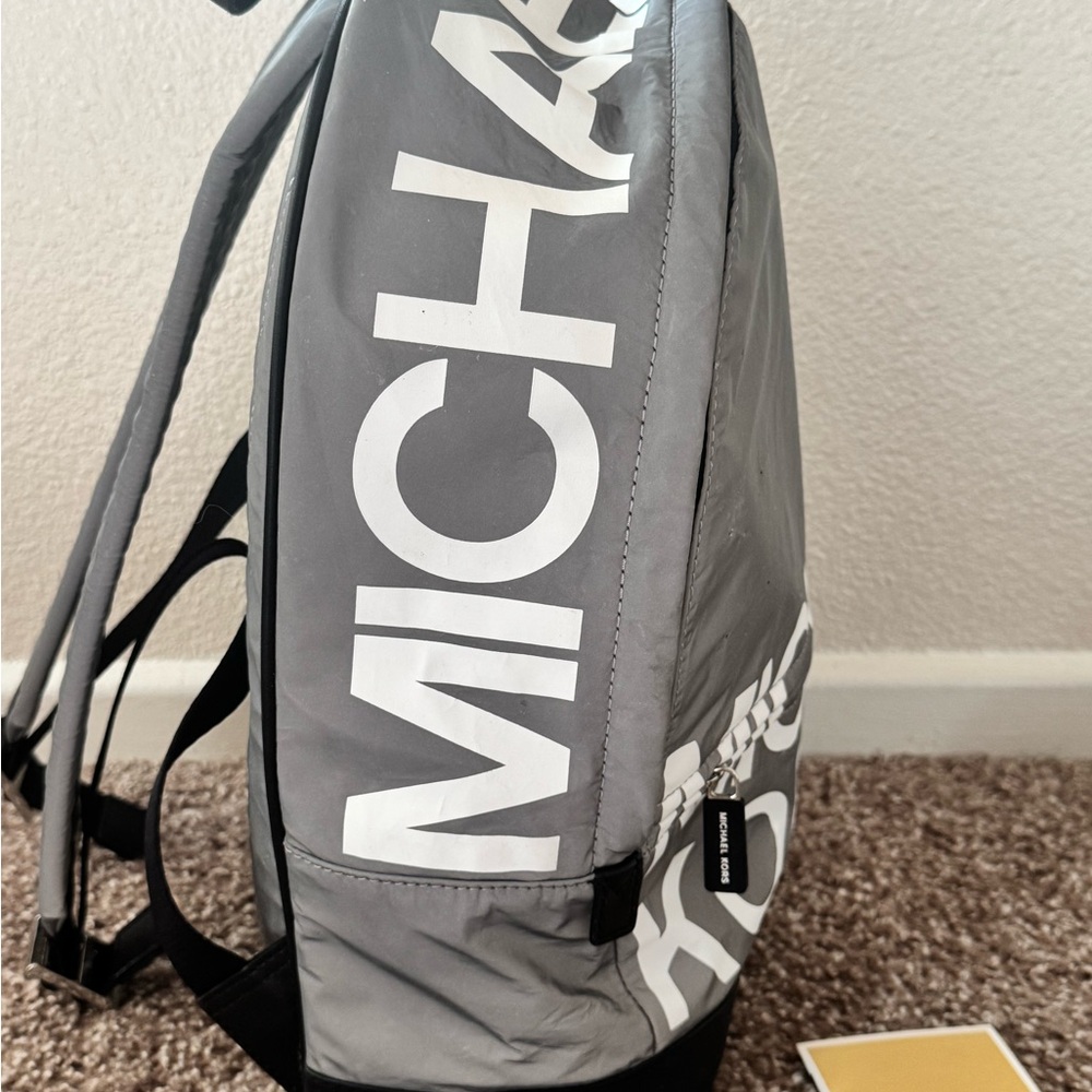 MICHAEL KORS REFLECTIVE GRAY/SILVER NYLON BACKPACK (EPJ032667) - Picture 5 of 13